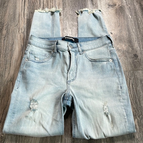 Express Women’s Ankle High Rise, Light Wash, size 2R - Picture 1 of 14